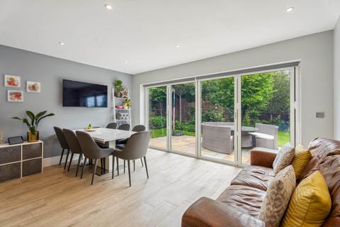 4 bedroom semi-detached house for sale, Grove Road, Tring