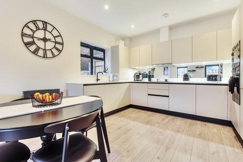 2 bedroom flat to rent, 26 Brampton Road Bexleyheath DA7