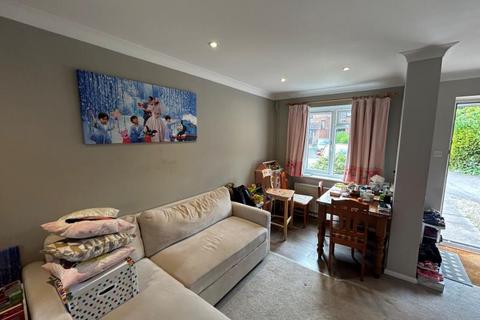 2 bedroom terraced house to rent, Watersmeet Close, Guildford GU4