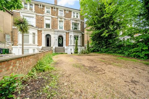 1 bedroom apartment for sale, High Road, Buckhurst Hill, Redbridge