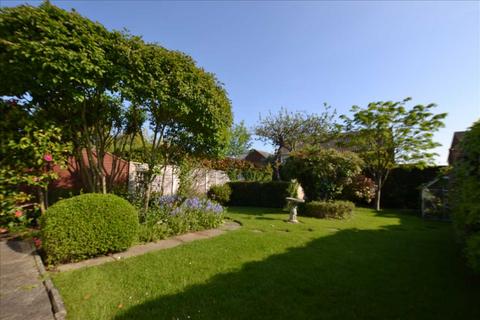 2 bedroom bungalow for sale, Skinners Lane, Chelmsford