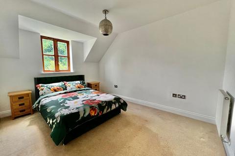 1 Beckside, Aberford, Leeds, LS25 3DD