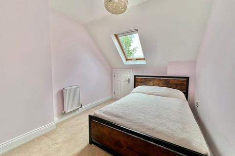 1 Beckside, Aberford, Leeds, LS25 3DD