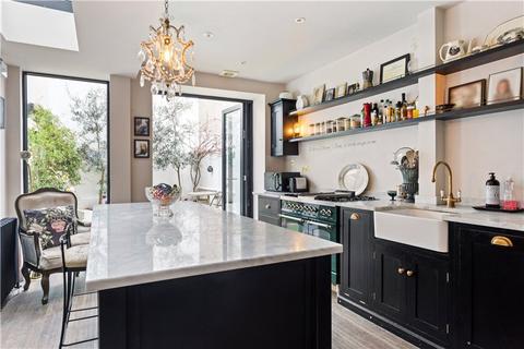 4 bedroom terraced house for sale, Sullivan Road, Kennington, London, SE11