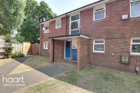 1 bedroom flat for sale, Sevenoaks Close, Romford