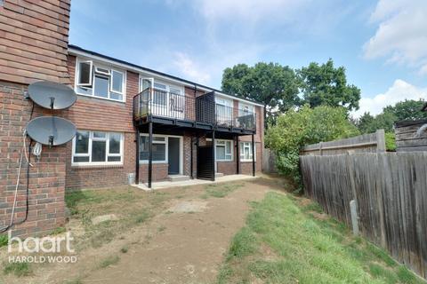 1 bedroom flat for sale, Sevenoaks Close, Romford