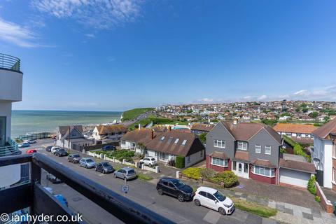 2 bedroom flat for sale, Chichester Drive East, Saltdean BN2