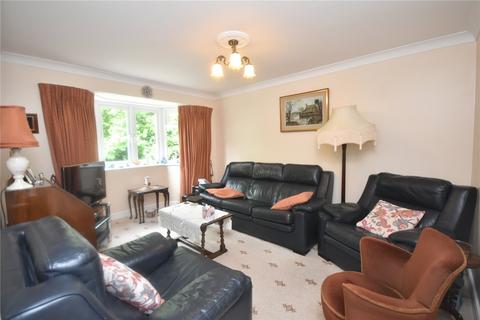 3 bedroom bungalow for sale, Kingsmead, Ledbury, Herefordshire, HR8