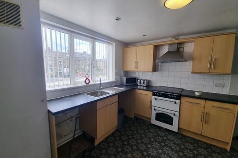 2 bedroom apartment to rent, Highgate, Bradford, BD9