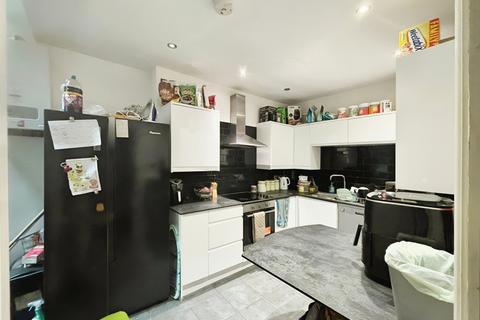 6 bedroom end of terrace house to rent, Acomb Street, Manchester, Greater Manchester, M15