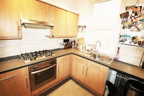 4 bedroom maisonette for sale, Park Road, Colliers Wood, London, SW19