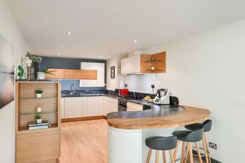 2 bedroom flat for sale, Westgate Apartments, Leeman Road, York, YO26