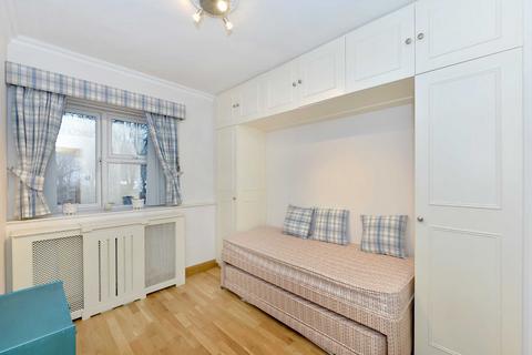 2 bedroom apartment to rent, Avenue Road, St John's Wood, London, NW8