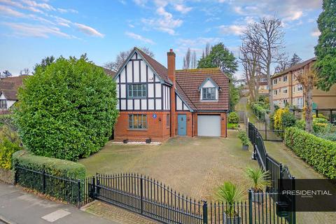 4 bedroom detached house for sale, Loughton IG10