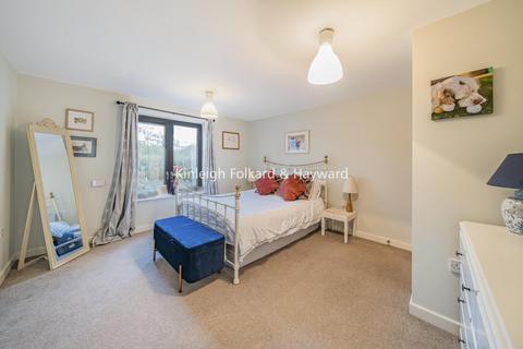 Flat 2, 17 Henry Road, London, SW9 7BQ