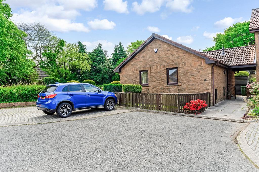 Braeside Gardens, Mid Calder, EH53 2 bed bungalow for sale £222,000