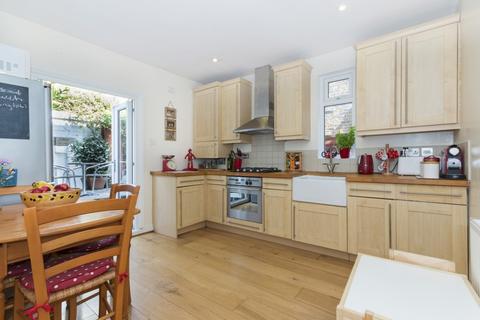 2 bedroom flat for sale, Daphne Street, Wandsworth, SW18