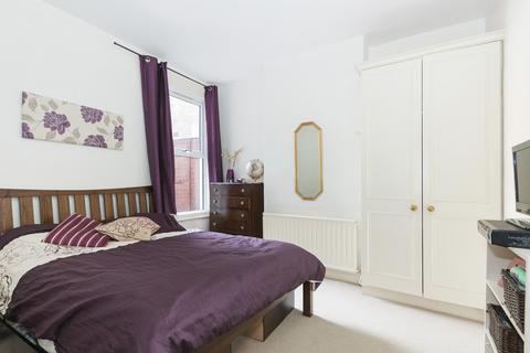 2 bedroom flat for sale, Daphne Street, Wandsworth, SW18