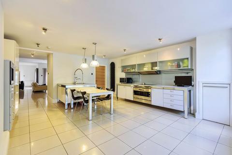 3 bedroom apartment to rent, Regent Parade, Harrogate, HG1