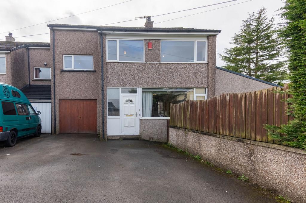 Kendal Parks Road, Kendal, LA9 4 bed end of terrace house for sale £