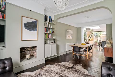 4 bedroom end of terrace house for sale, Wilton Way, London, E8