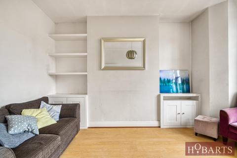 2 bedroom flat for sale, Barratt Avenue, London, N22