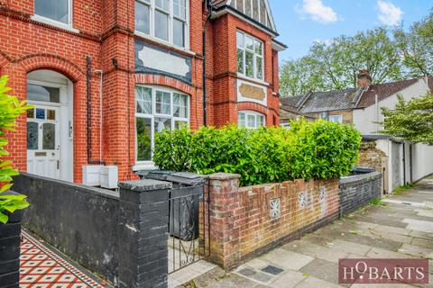 2 bedroom flat for sale, Barratt Avenue, London, N22