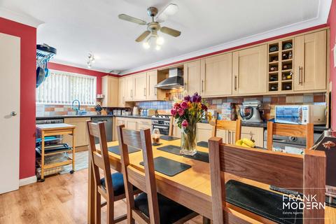 121 Stumpacre, Bretton, Peterborough, PE3 8HT