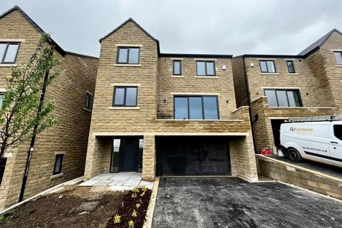 4 bedroom detached house to rent, West Lane, Baildon, Shipley, West Yorkshire, BD17