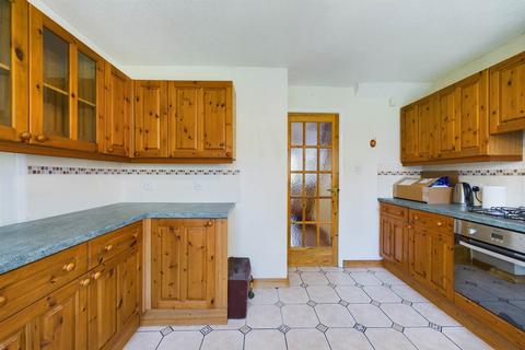12 Dinmore, Bovingdon, Hemel Hempstead, HP3 0QQ