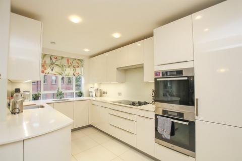3 bedroom flat for sale, Riverside Drive, Golders Green NW11
