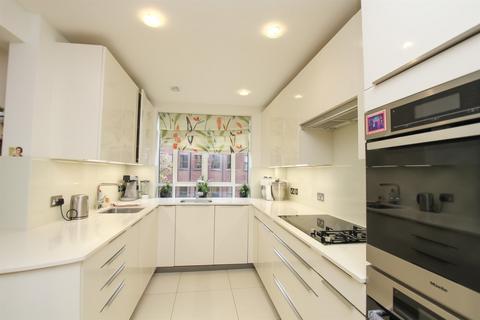 3 bedroom flat for sale, Riverside Drive, Golders Green NW11