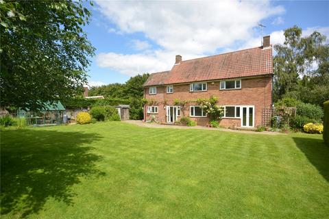 4 bedroom detached house to rent, Cow Watering Lane, Writtle, CM1