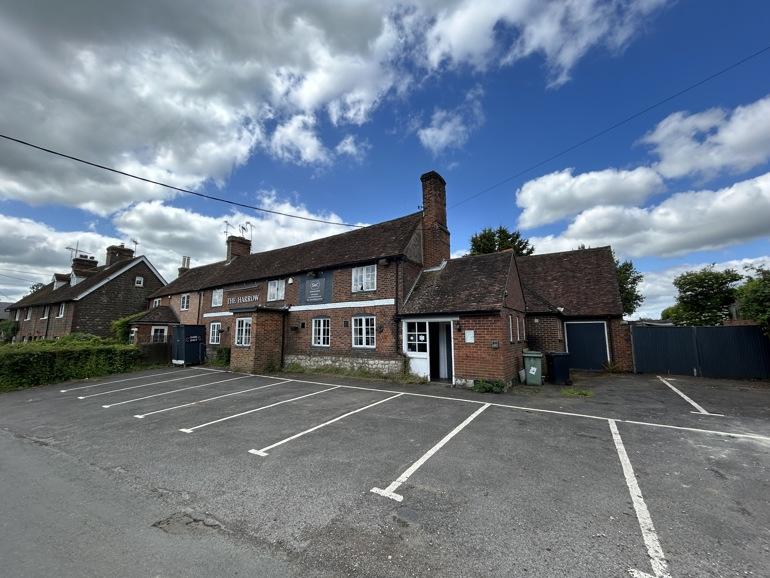 The Harrow Inn, The Street, 4 bed property with land for