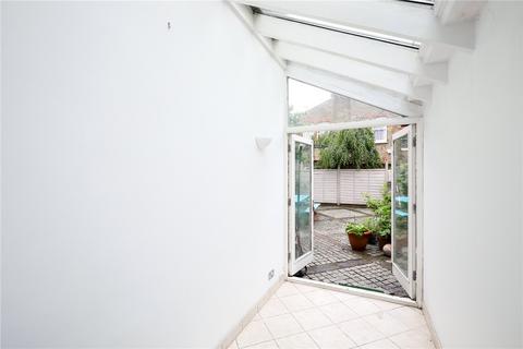 5 Denehurst Gardens, London, W3 9QY