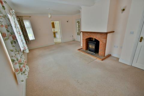 42 Chander Close, Ferndown, BH22 8DW