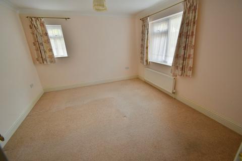 42 Chander Close, Ferndown, BH22 8DW