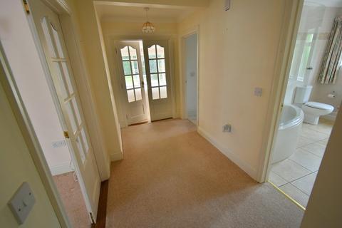 42 Chander Close, Ferndown, BH22 8DW