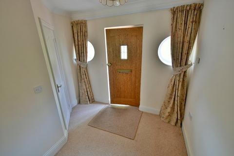 42 Chander Close, Ferndown, BH22 8DW