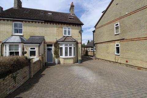 4 bedroom semi-detached house to rent, Hitchin Road, Stotfold, Hitchin, SG5