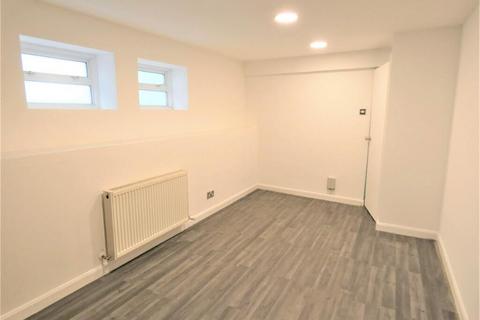 3 bedroom flat to rent, 5C Temple Street, London E2