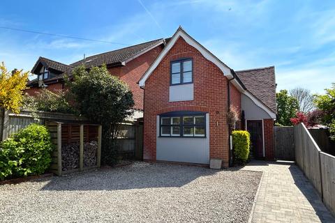 Lingbrook Tattenham Road, Brockenhurst, SO42 7SA
