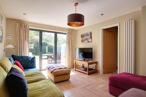 Lingbrook Tattenham Road, Brockenhurst, SO42 7SA