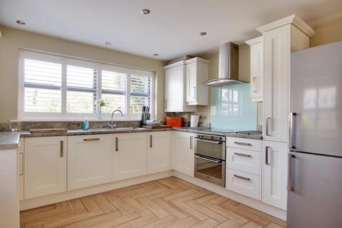 Lingbrook Tattenham Road, Brockenhurst, SO42 7SA