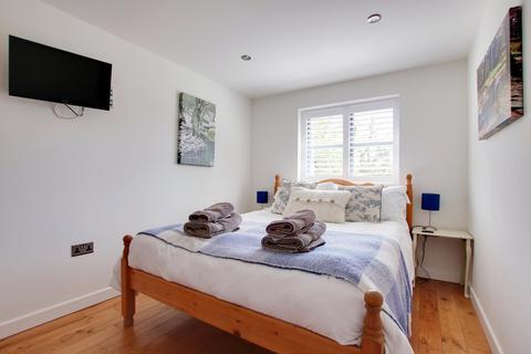 Lingbrook Tattenham Road, Brockenhurst, SO42 7SA