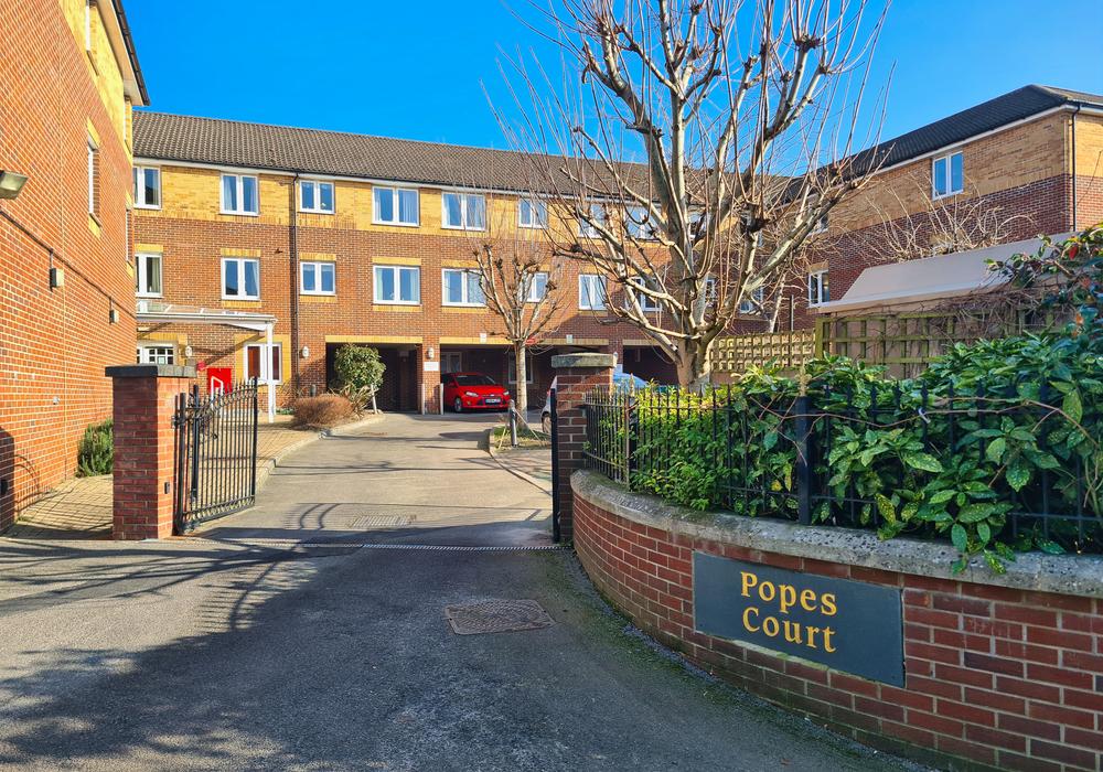 Popes Lane, Totton SO40 1 bed retirement property for sale £120,000
