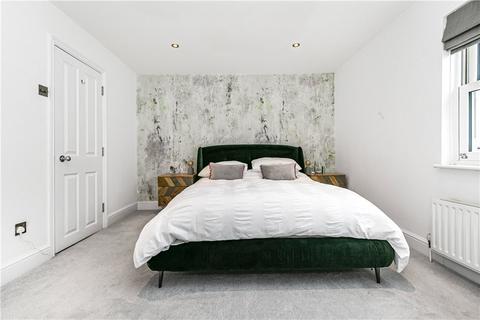 4 bedroom semi-detached house for sale, Hipley Street, Woking, Surrey, GU22