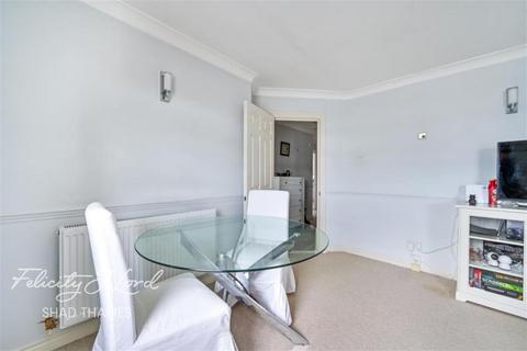 2 bedroom flat to rent, Edward Square, Rotherhithe, SE16