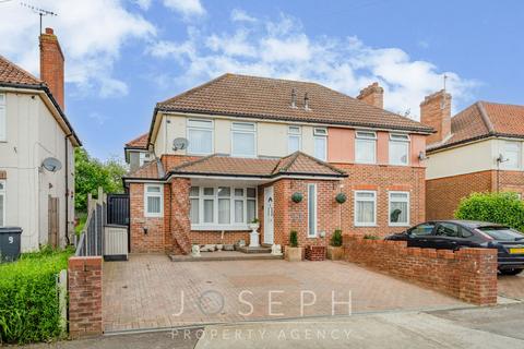 4 bedroom semi-detached house for sale, Burns Road, Ipswich, IP1