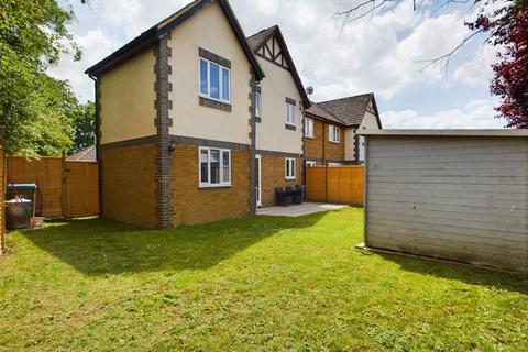 2 bedroom end of terrace house for sale, Lark Vale, Aylesbury HP19